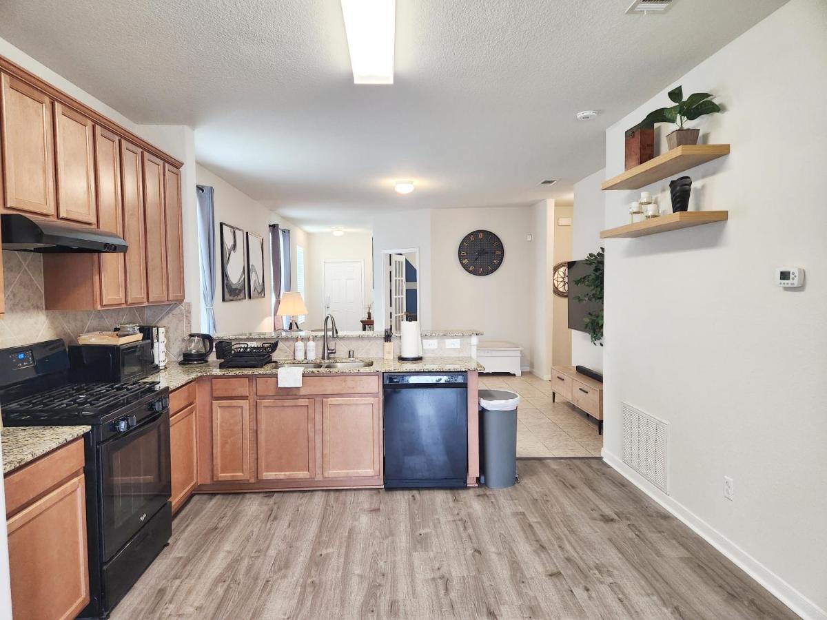4 Bedroom Home Near Downtown Med Center Nrg Stadium Pearland Skyview Long By Ion Rentals Houston Buitenkant foto