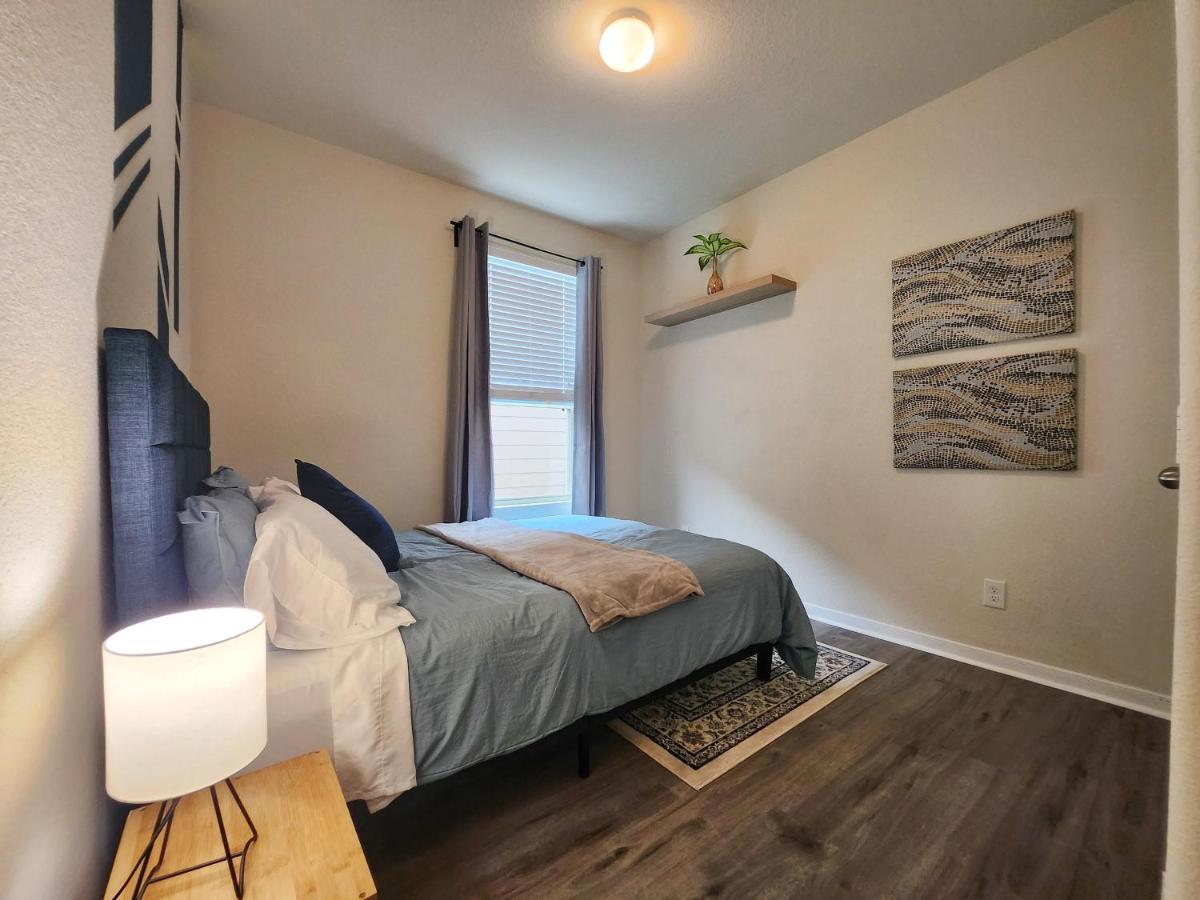 4 Bedroom Home Near Downtown Med Center Nrg Stadium Pearland Skyview Long By Ion Rentals Houston Buitenkant foto